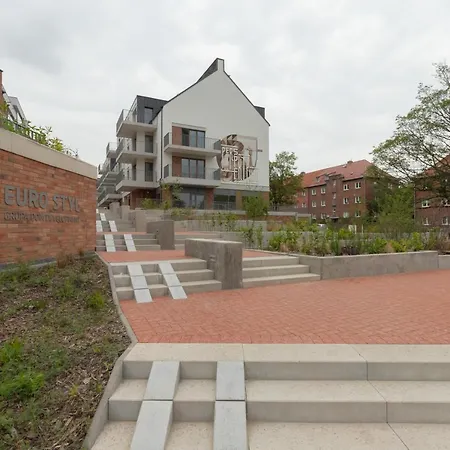 Powstancow Warszawskich By Renters *