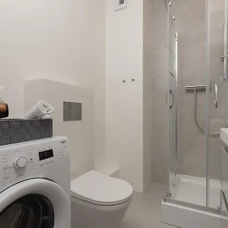 Powstancow Warszawskich By Renters شقة