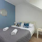 Powstancow Warszawskich By Renters Apartman *